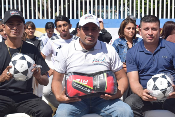 Movimiento Deportivo Alexis Argüello entrega materiales deportivos a nivel nacional