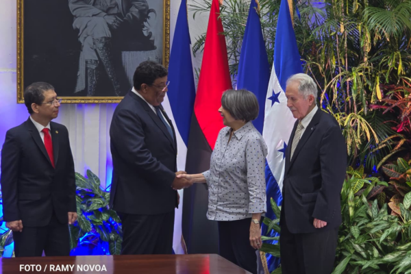 Nicaragua y Honduras fortalecen lazos históricos con acreditación de nuevo embajador hondureño