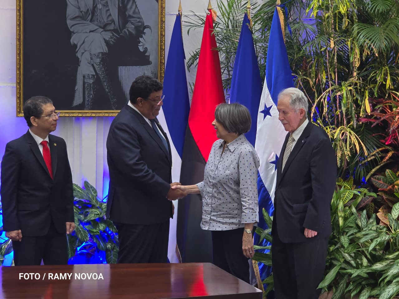 Nicaragua y Honduras fortalecen lazos históricos con acreditación de nuevo embajador hondureño