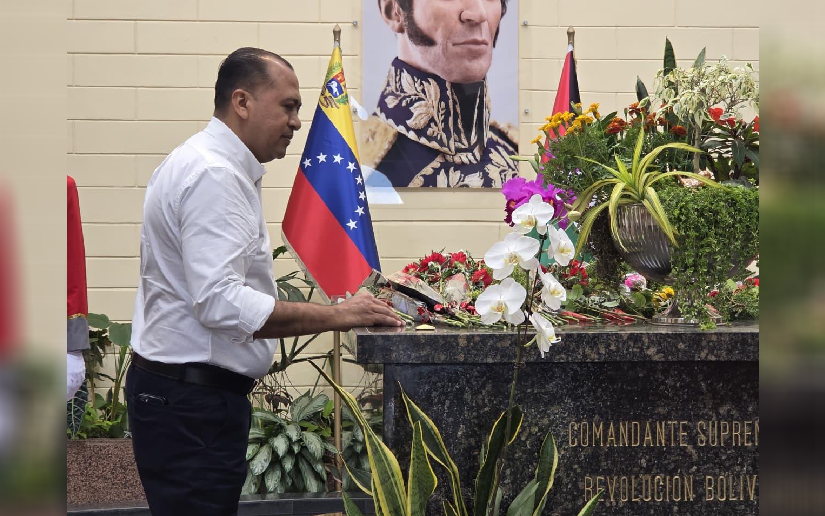 Embajada de Nicaragua rinde homenaje al Cmdte. Hugo Chávez en Caracas