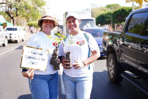 Entrega de más de 6 mil plantas fortalecen acciones ambientales en Nicaragua