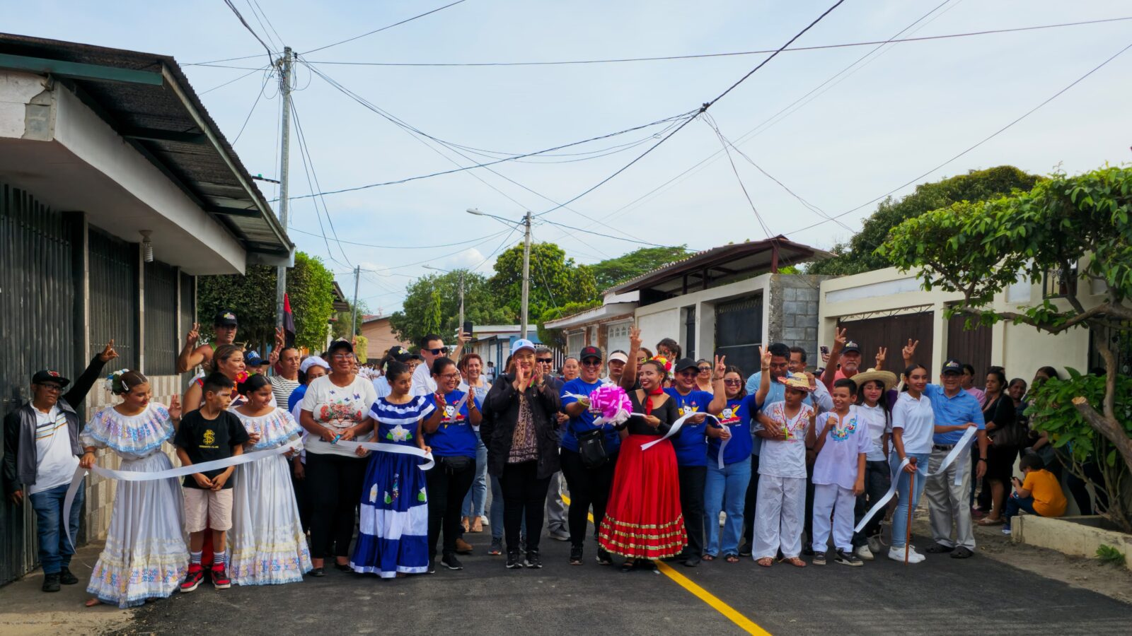 Cuatro calles rehabilitadas mejoran acceso en la colonia 15 de Mayo, distrito 6 de la capital