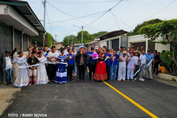Cuatro calles rehabilitadas mejoran acceso en la colonia 15 de Mayo, distrito 6 de la capital