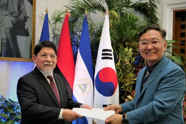 Embajador de Corea presenta Copias de Estilo ante Cancillería de Nicaragua