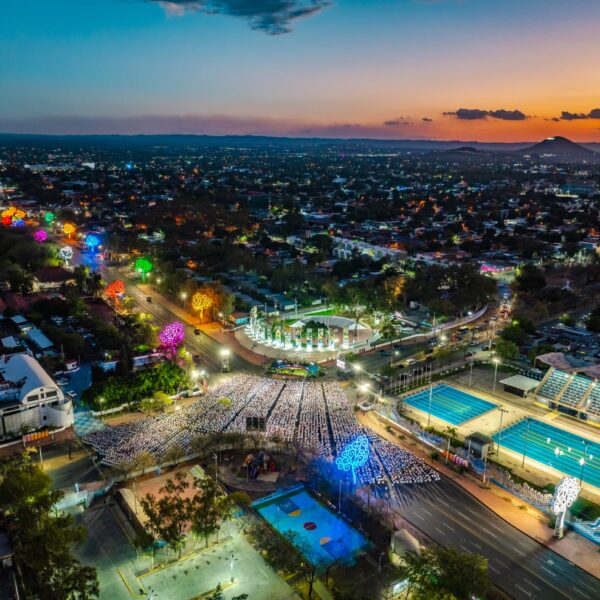 Foto de Imágenes aéreas del acto central de Abril: Mes de la Paz