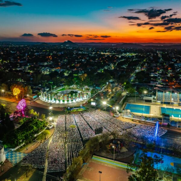 Foto de Imágenes aéreas del acto central de Abril: Mes de la Paz