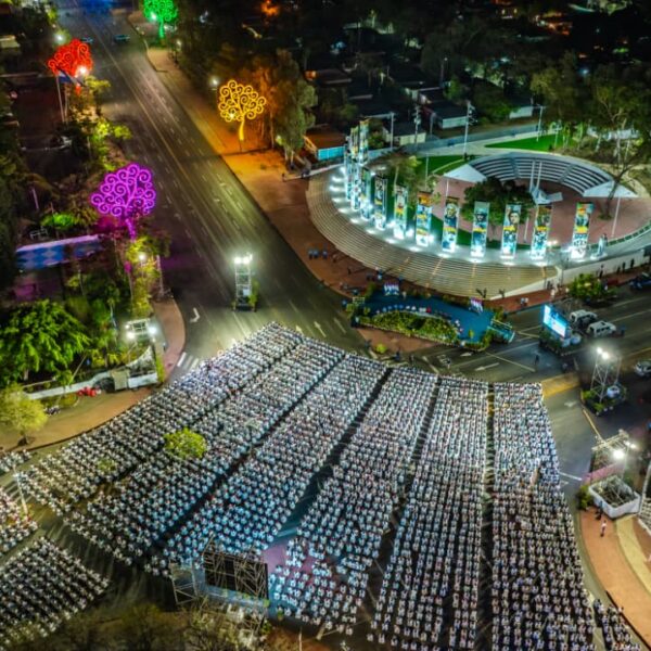 Foto de Imágenes aéreas del acto central de Abril: Mes de la Paz