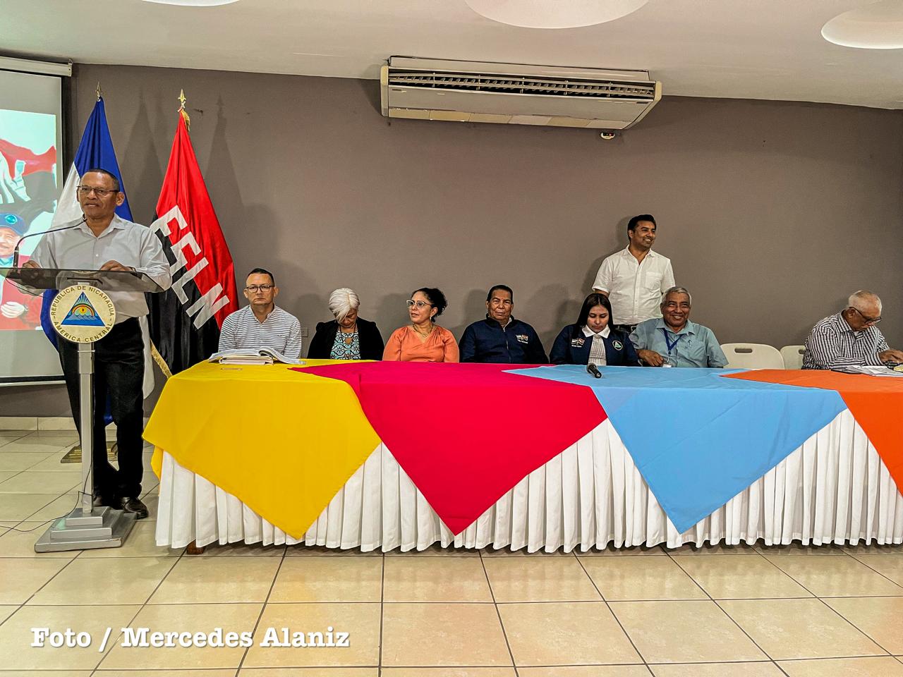 Nicaragua impulsa educación intercultural bilingüe junto a docentes del Caribe