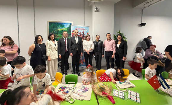 Niñez en Ankara celebra con arte los símbolos de Nicaragua