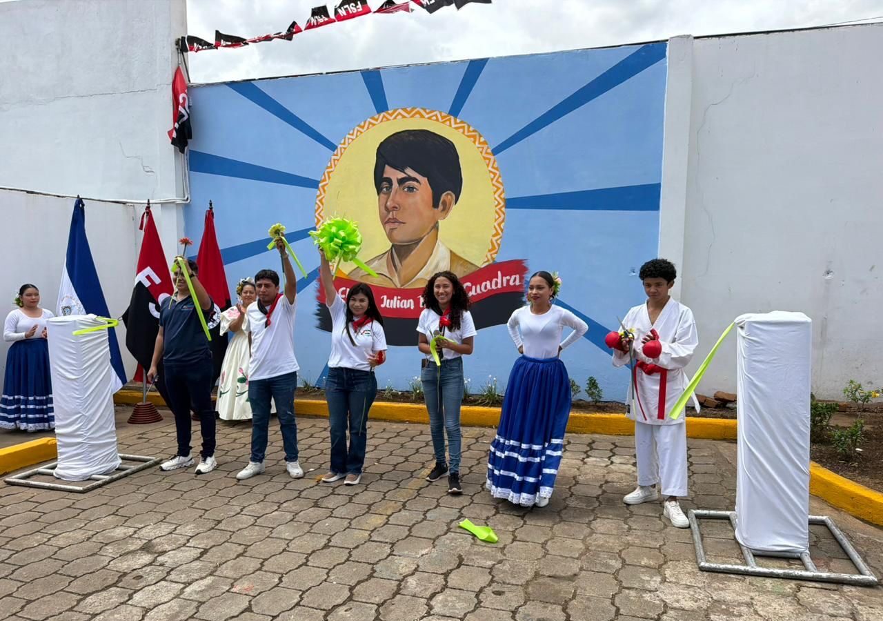Honor y gloria al comandante Julián Roque