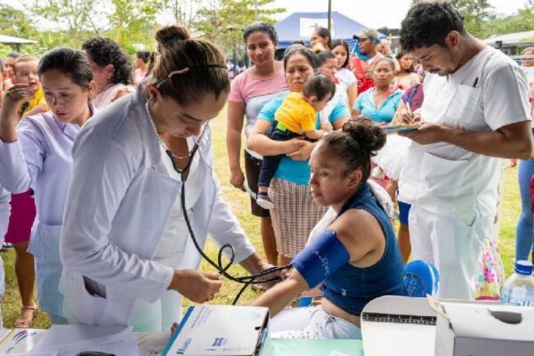 Más de 151 mil familias recibirán atención médica en Ferias de Salud y Clínicas Móviles
