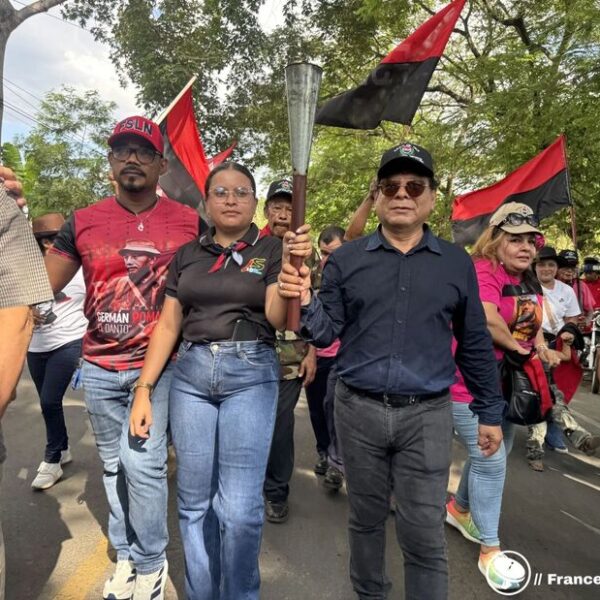 Foto de Recorrido de la Antorcha de la Inmortalidad rinde homenaje al Comandante Germán Pomares