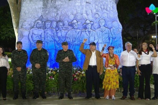 Sandino vive en la memoria del pueblo: Copresidentes encabezan acto conmemorativo al 131 aniversario de su natalicio