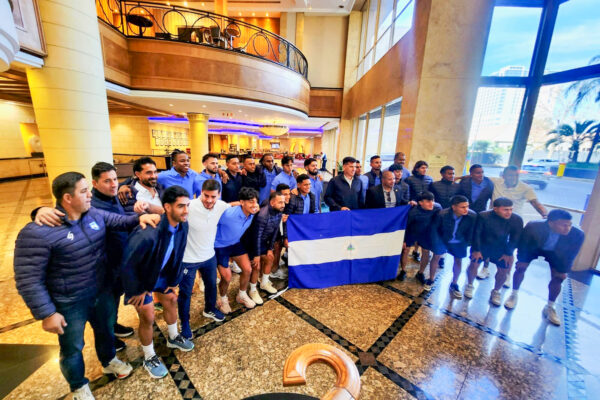 Fraterno recibimiento a la Selección Nacional en Sudáfrica