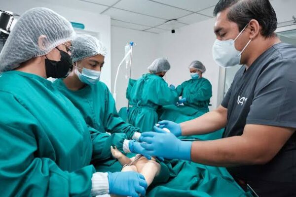 Establecen nuevas disposiciones para el ingreso y permanencia en la Carrera de Medicina