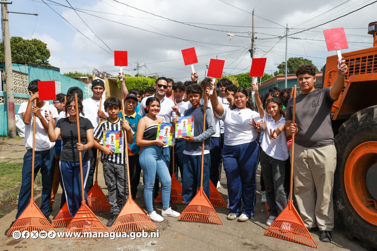 Jóvenes de Villa Libertad se organizan para eliminar puntos críticos de basura en Managua
