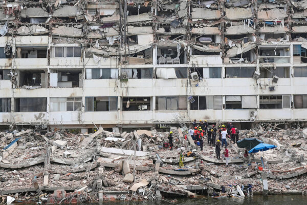 Aumenta a más de 1.700 el número de víctimas tras el doble terremoto en Venezuela