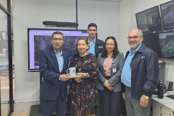 Nicaragua comparte experiencia en gestión climática y prevención de desastres con Panamá