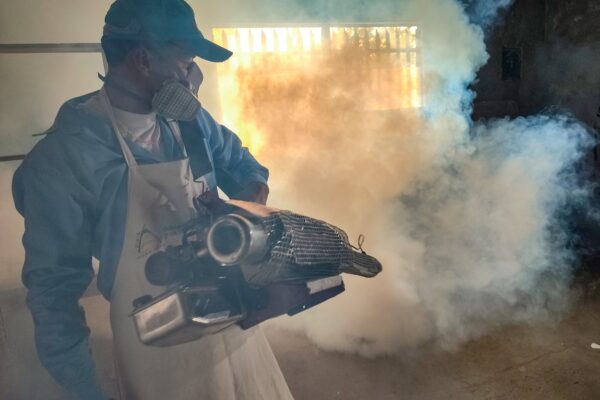Jornada antiepidémica fortalece la prevención del dengue en barrios atendidos por el Centro de Salud Altagracia