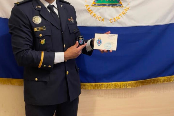 Oficial de la Policía de Nicaragua obtiene máxima distinción académica durante su formación en Moscú