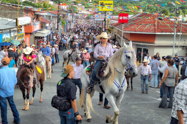Boaco celebra el Desfile Hípico Infantil en honor a Santiago Apóstol