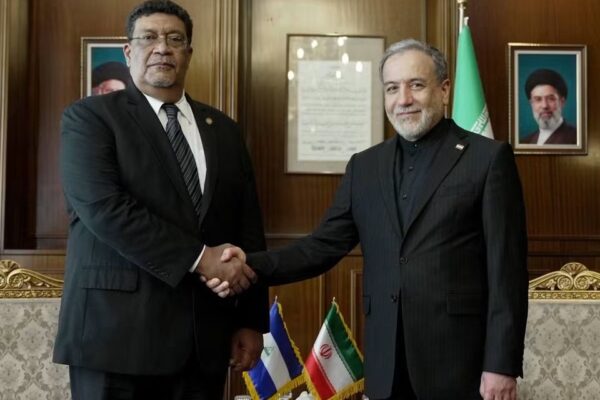Delegación nicaragüense participa en Teherán en ceremonias solemnes de homenaje al Ayatola Ali