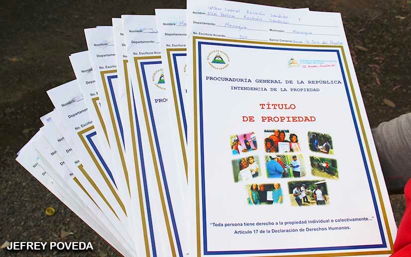 511 familias reciben títulos de propiedad en varios municipios de Nicaragua
