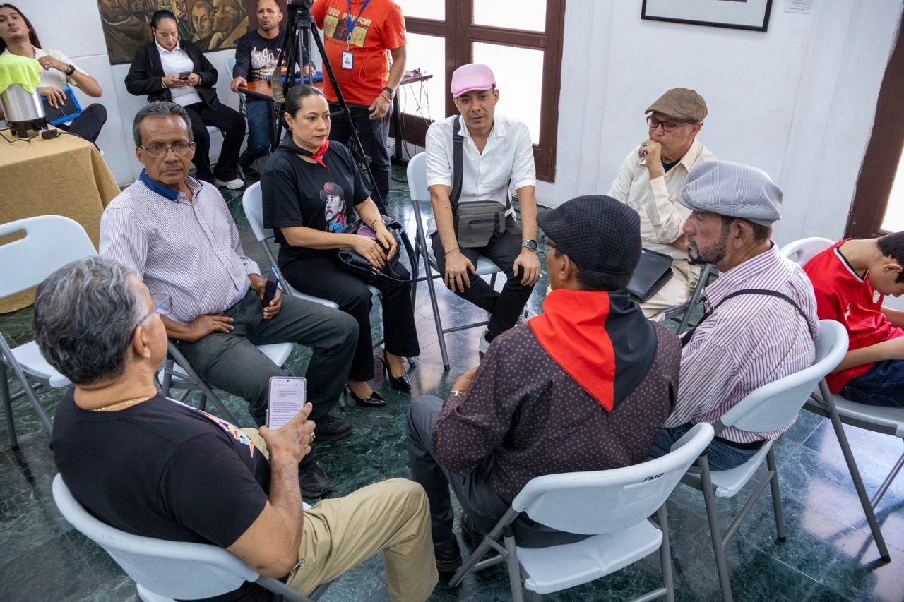 Poetas de toda Nicaragua celebran el Día de la Alegría con jornada literaria en Managua