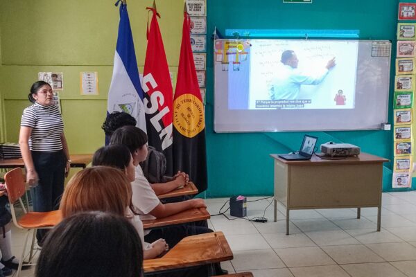 Educación en casa: estudiantes continúan fortaleciendo sus aprendizajes con las teleclases