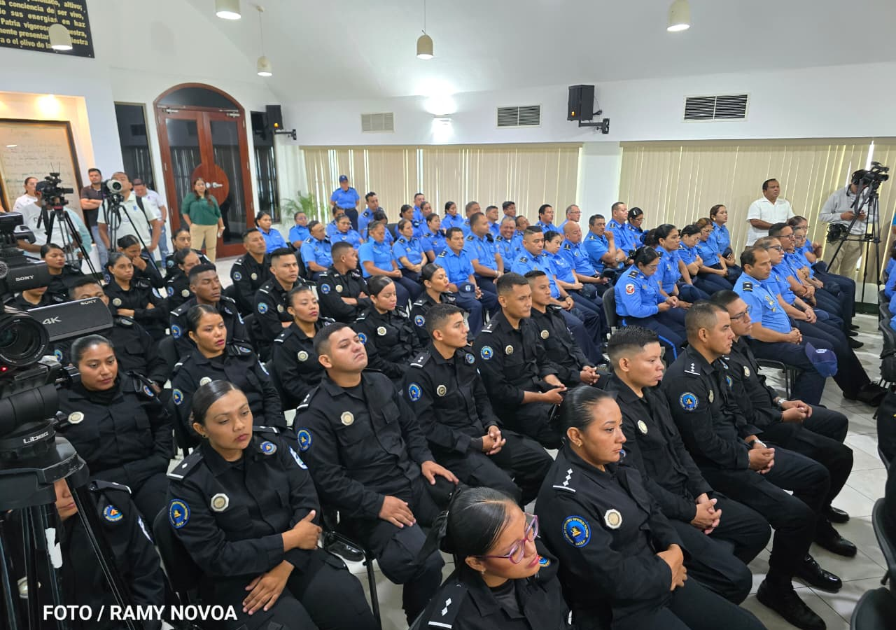 Policía Nacional respalda reformas constitucionales durante consulta en la Asamblea Nacional