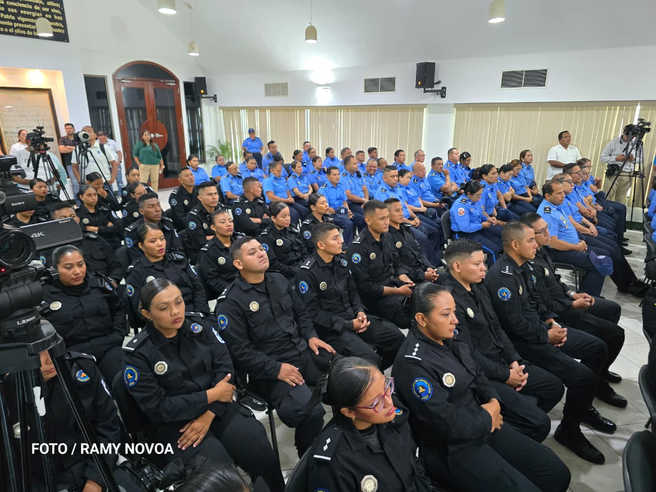 Policía Nacional respalda reformas constitucionales durante consulta en la Asamblea Nacional