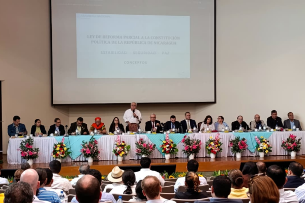 Sector productivo y emprendedores respaldan reformas constitucionales durante consultas nacionales
