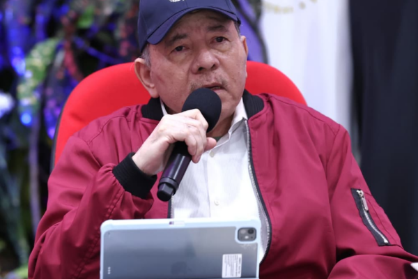 Carlos Ulloa, héroe de la historia latinoamericana, presente en el 47 aniversario de la Fuerza Aérea de Nicaragua