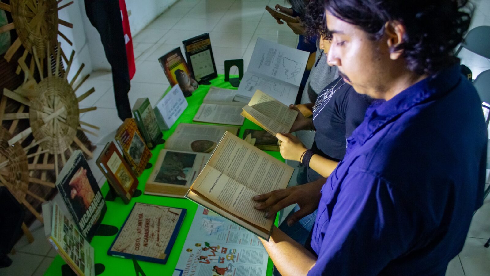 Celebran Día de los Pueblos Indígenas con exposición cultural en el Centro Salomón de la Selva