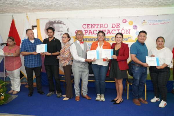 Más de 550 servidores públicos fortalecen sus conocimientos en educación inclusiva