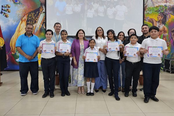 MINED convoca a estudiantes de primaria a concurso nacional de historietas sobre alimentación saludable