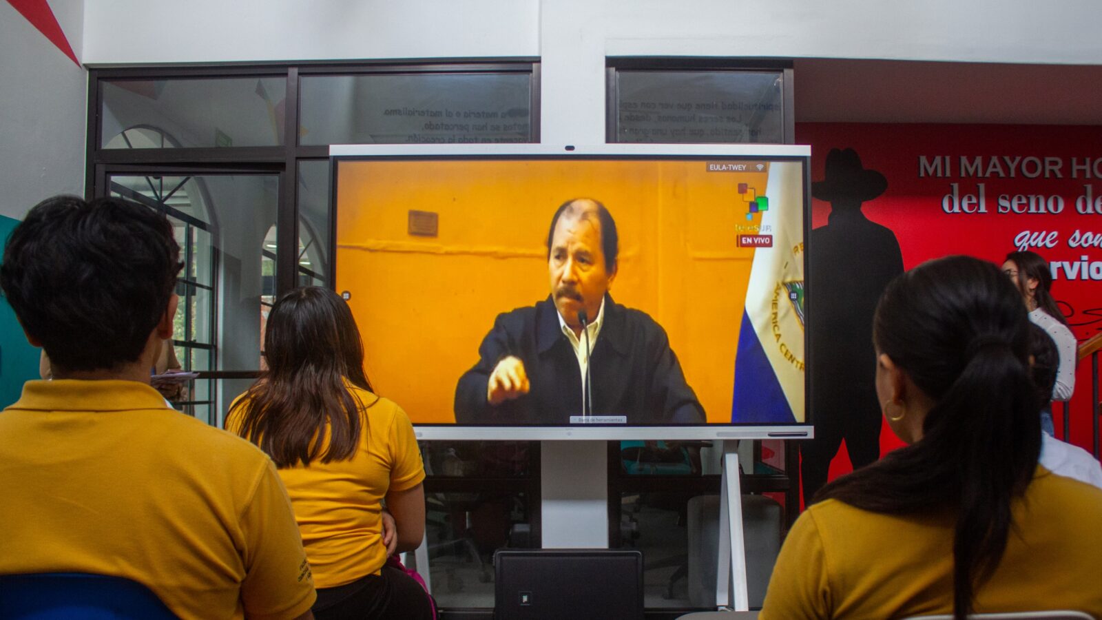 Estudiantes de Relaciones Internacionales fortalecen conocimientos sobre soberanía e historia nacional