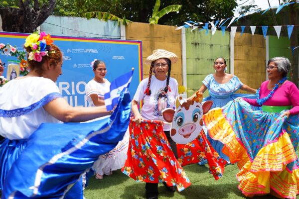 Ministerio de la Familia promueve  e identidad cultural en feria patriótica