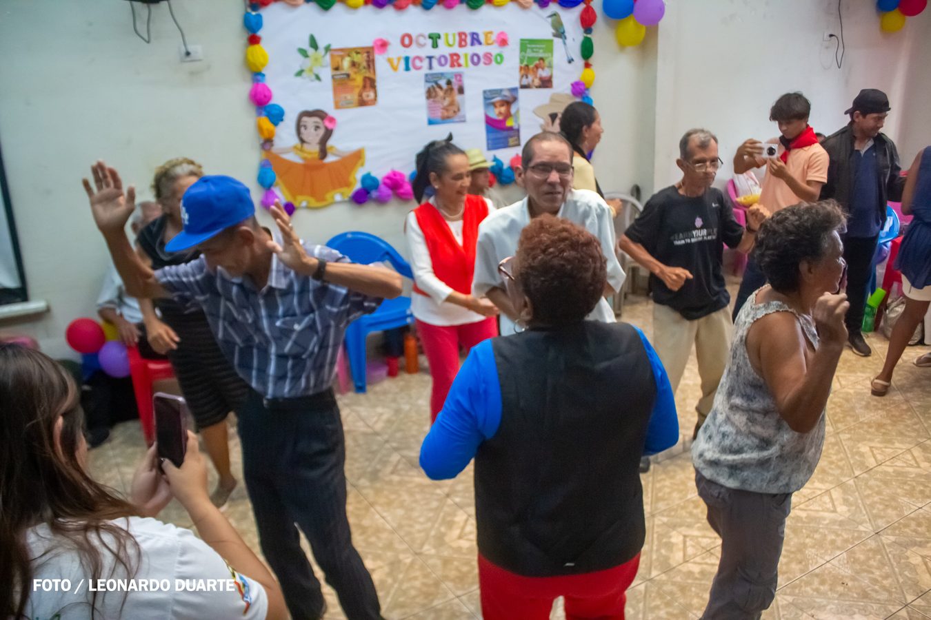 Adultos mayores celebran su día con alegría, recreación y convivencia familiar