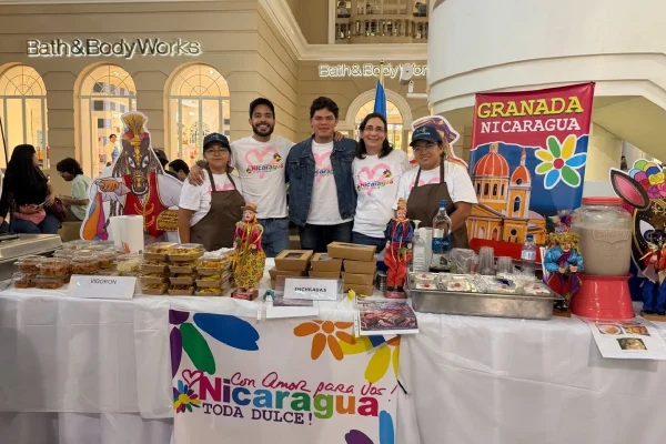 Nicaragua comparte su gastronomía tradicional en feria internacional de El Salvador