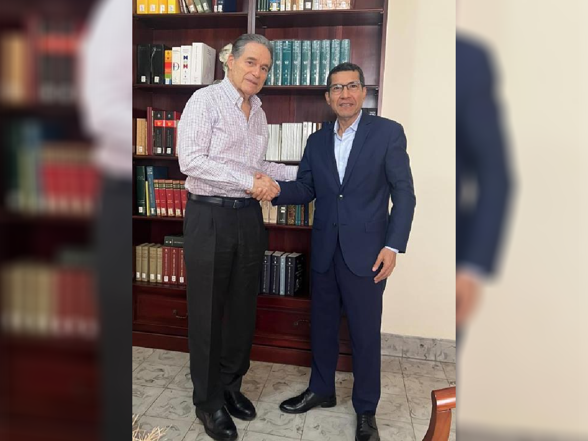 Embajada de Nicaragua en Panamá se reúne con expresidente Arístides Royo