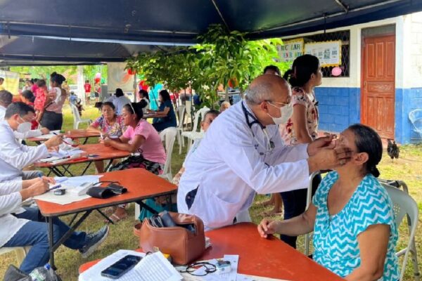 Familias de comunidades de Jinotega reciben atención médica especializada en homenaje a los Héroes de Raití y Bocay